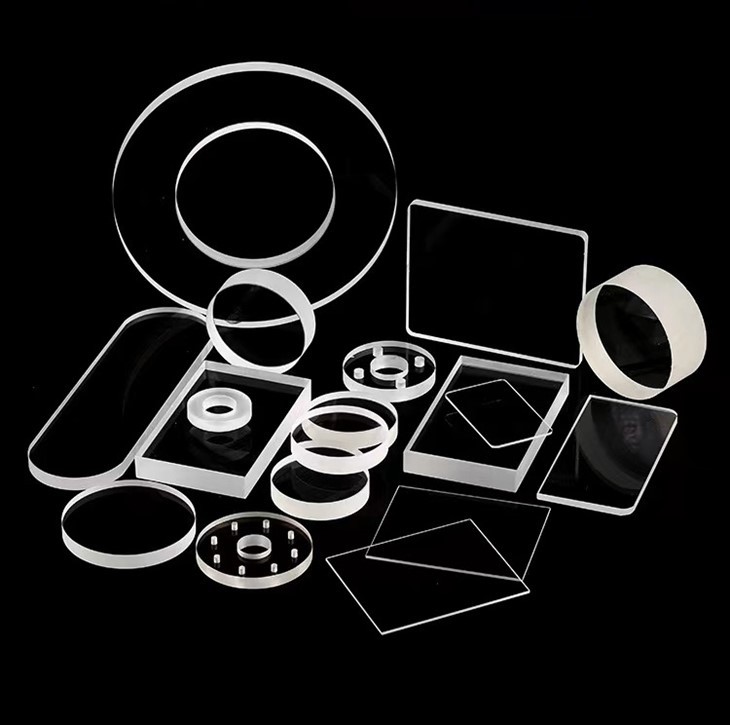 Højtransmitterende smeltet kvartsglas